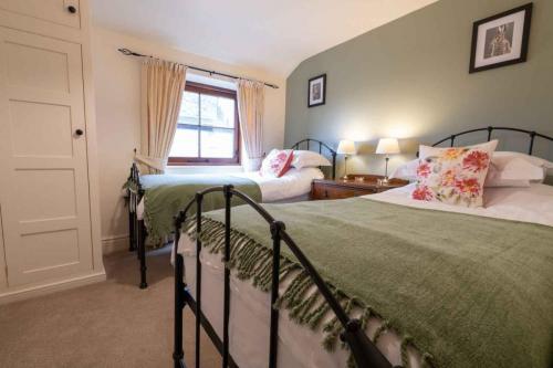 Winhill Cottage - Oaker Farm Holiday Cottages