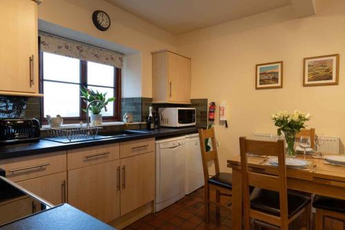 Winhill Cottage - Oaker Farm Holiday Cottages